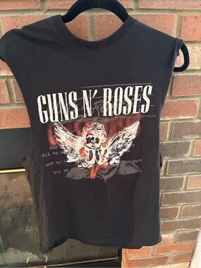 Black Sleeveless Guns n Roses Graphic Tee Small